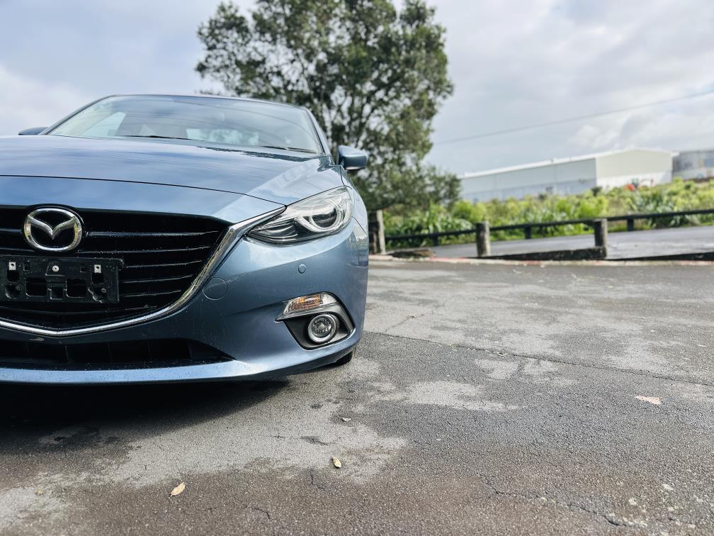 2014 Mazda Axela HYBRID !! HIGH SPEC !! Hatchback Tiptronic, 5 seats, Blue, New Import, Hybrid, 2,000 cc, 68,703 km