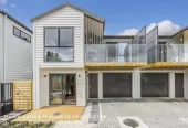 Brandnew freehold 3 beds 2.5 bath Duplex home with garage, Move-in ready, close to schools, parks, shops, 0.5 km to Birdwood School, 1.6 km to Waitakere College, 1.8 km to Massey High School, 12A Scarlet Drive, Ranui, Auckland