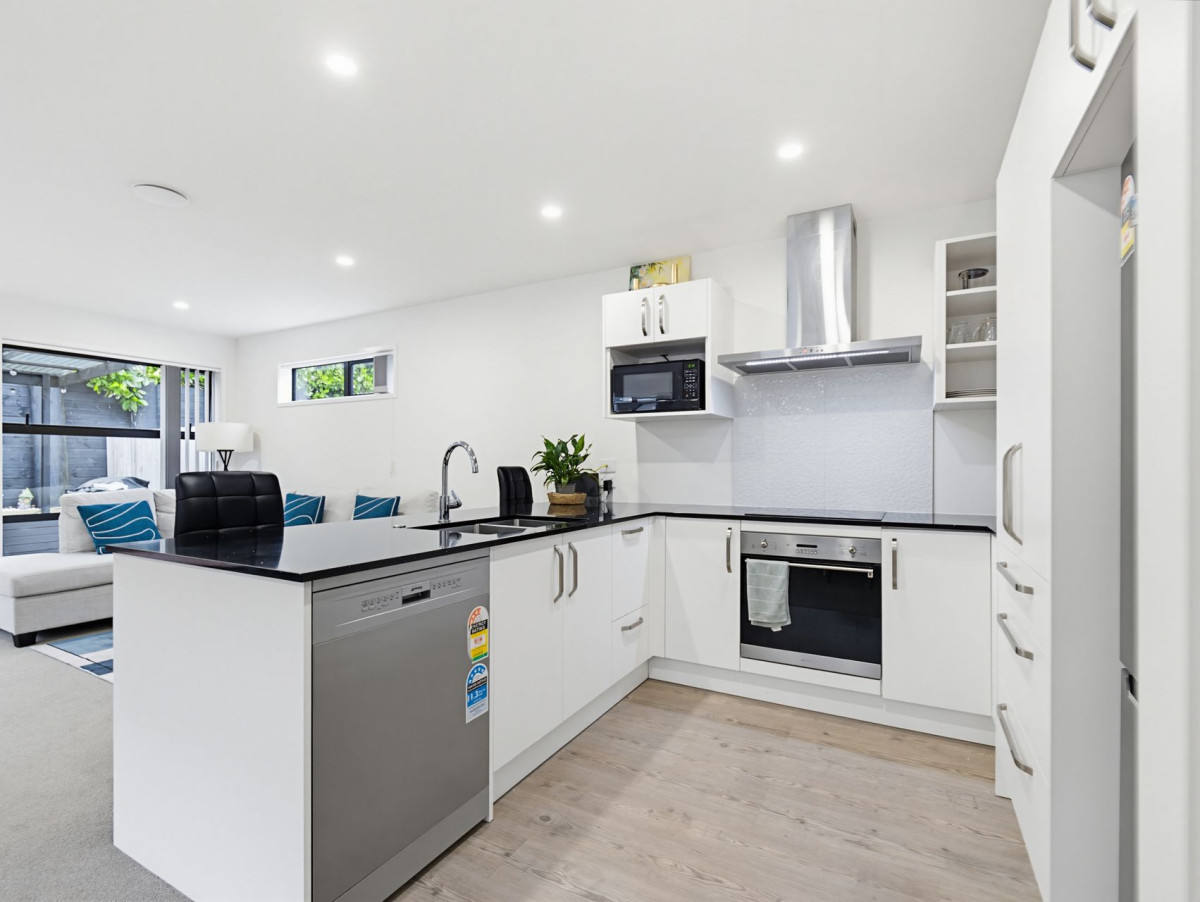 122m2 3 beds 1 bath home with garage on 240m2 section, Close to Papakura town centre, schools, parks, easy motorway access, 7B Pakaraka Drive, Papakura, Auckland