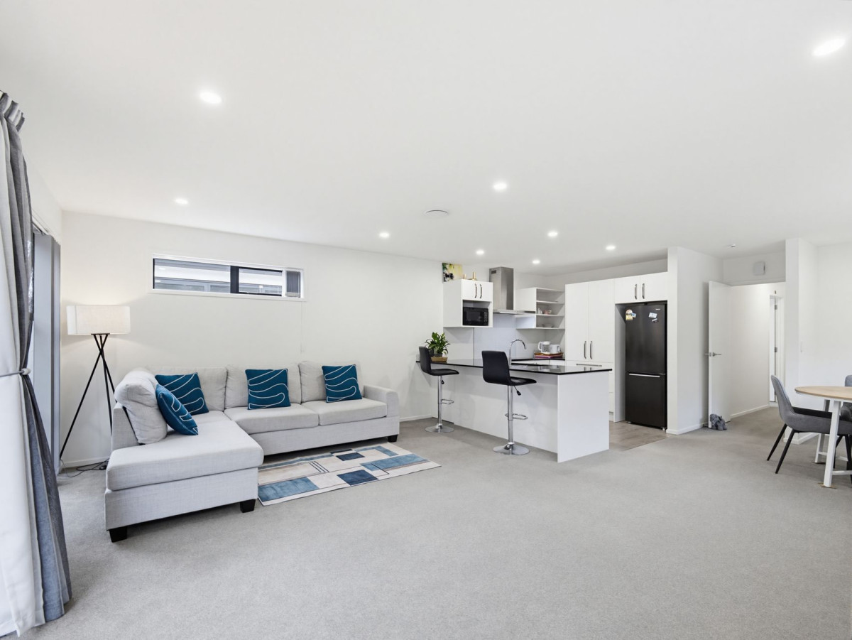 122m2 3 beds 1 bath home with garage on 240m2 section, Close to Papakura town centre, schools, parks, easy motorway access, 7B Pakaraka Drive, Papakura, Auckland