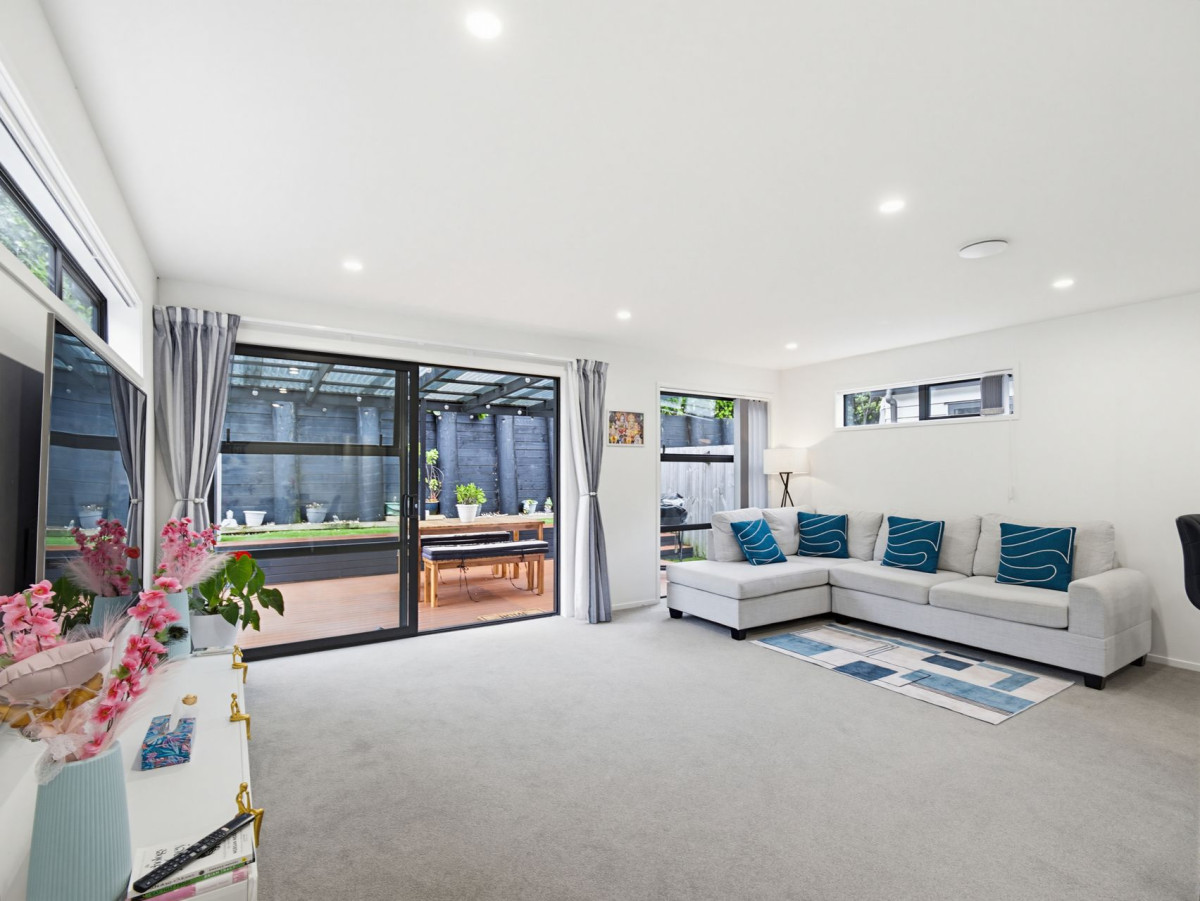 122m2 3 beds 1 bath home with garage on 240m2 section, Close to Papakura town centre, schools, parks, easy motorway access, 7B Pakaraka Drive, Papakura, Auckland