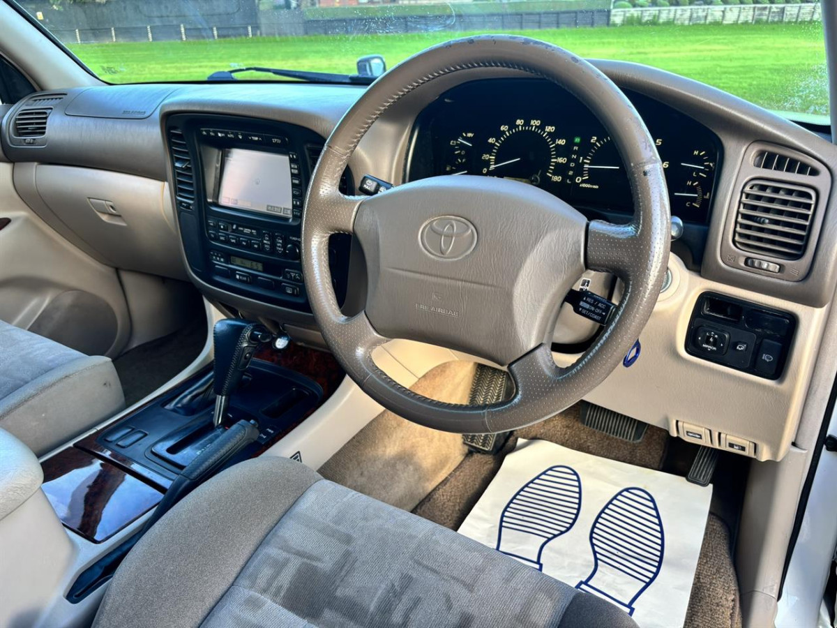 2001 Toyota Land Cruiser VX Limited, 5 Door, Station Wagon, 4-Speed Auto, 4WD, 8 seats, 4700cc, Petrol, 246,110km