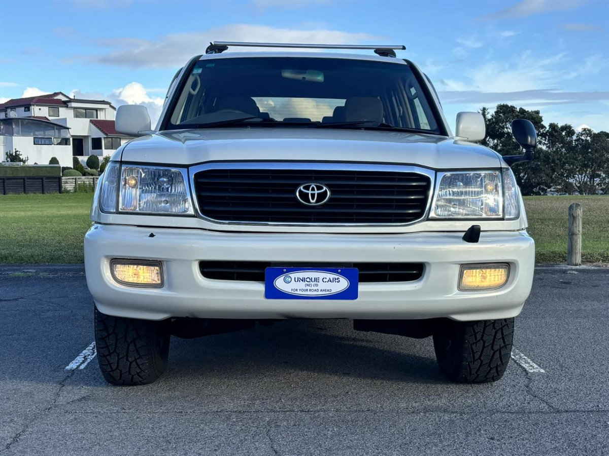 2001 Toyota Land Cruiser VX Limited, 5 Door, Station Wagon, 4-Speed Auto, 4WD, 8 seats, 4700cc, Petrol, 246,110km