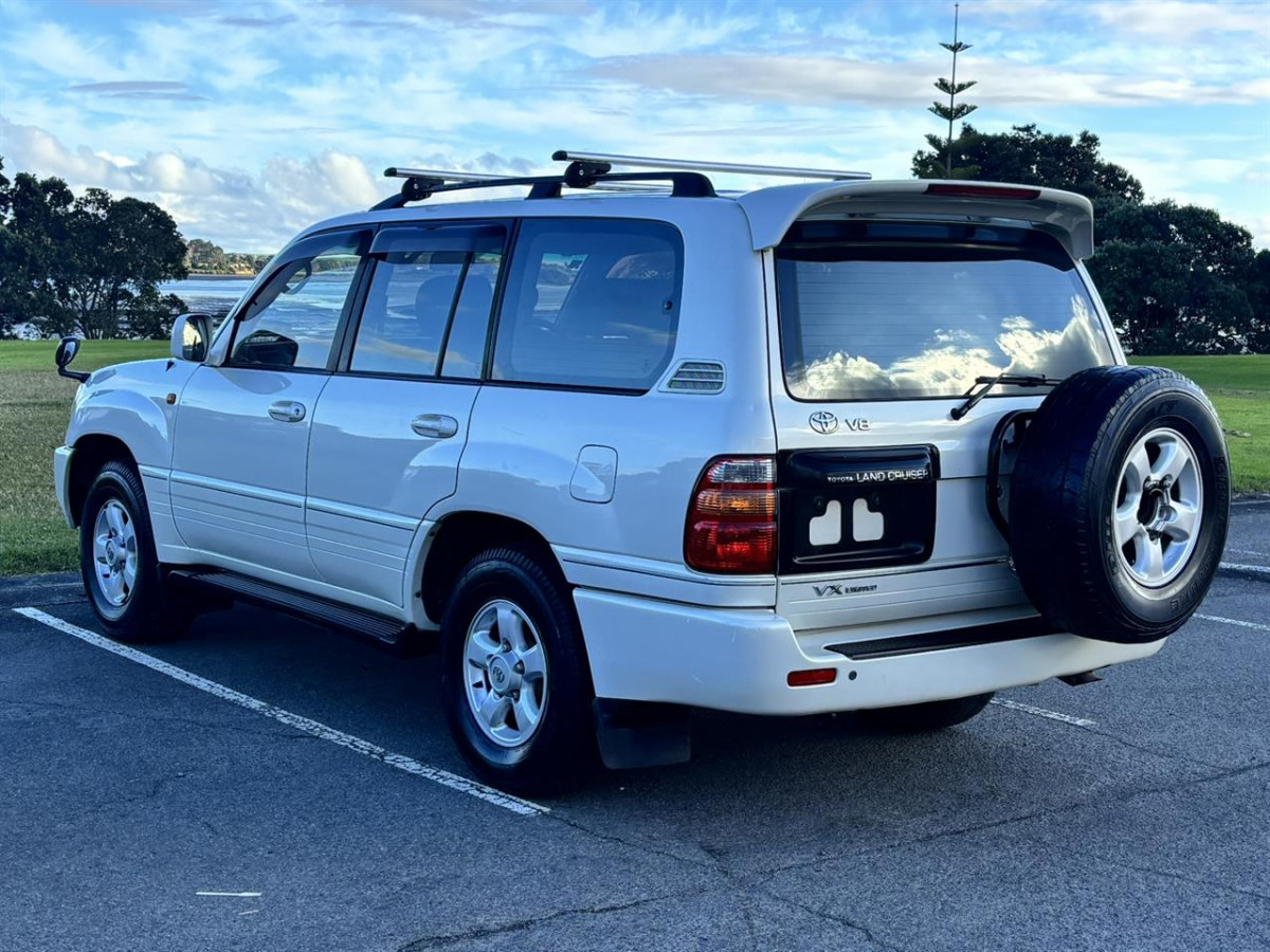 2001 Toyota Land Cruiser VX Limited, 5 Door, Station Wagon, 4-Speed Auto, 4WD, 8 seats, 4700cc, Petrol, 246,110km