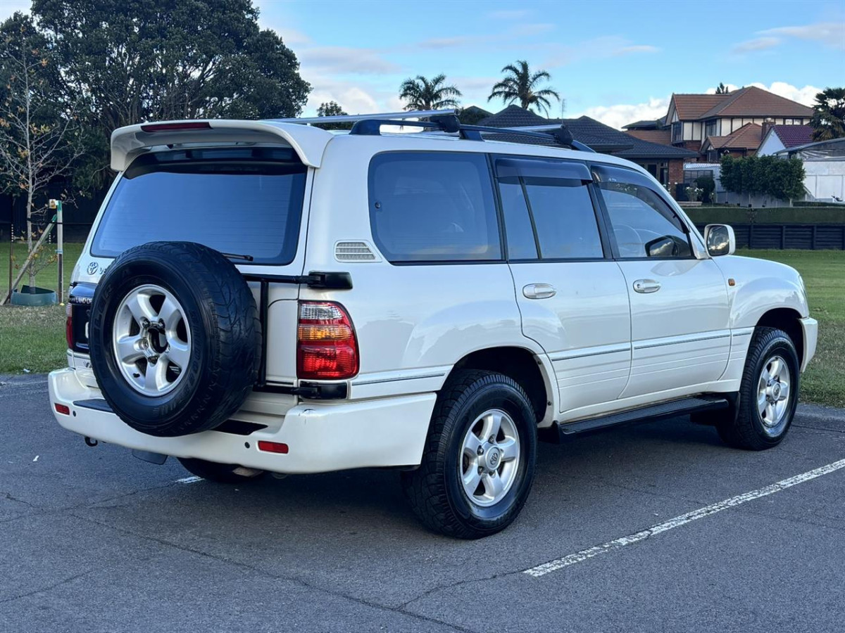 2001 Toyota Land Cruiser VX Limited, 5 Door, Station Wagon, 4-Speed Auto, 4WD, 8 seats, 4700cc, Petrol, 246,110km