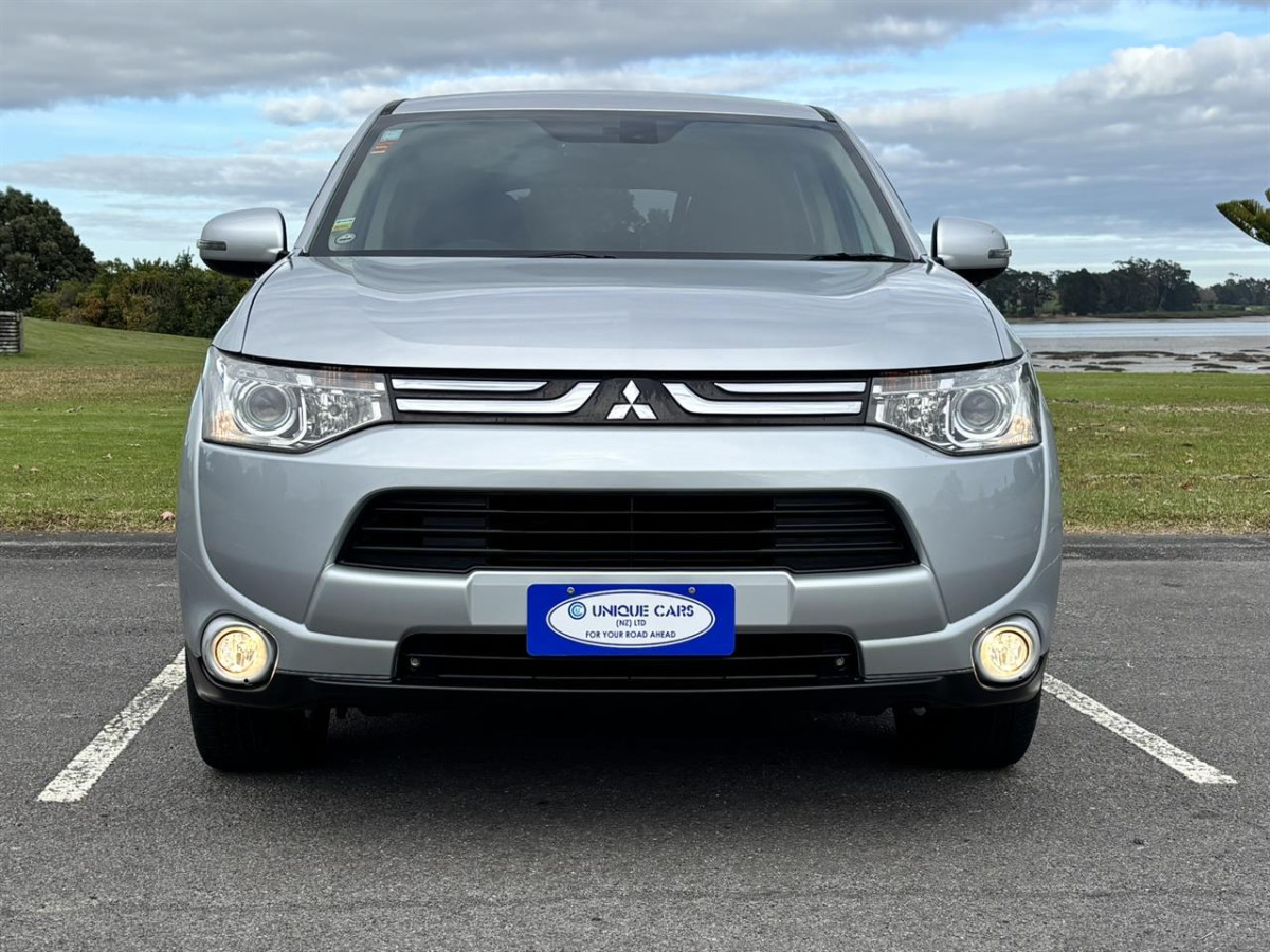 2013 Mitsubishi Outlander 2.4G 4WD 7 Seater, 5 Door, SUV, Automatic, Silver, 2400cc, Petrol, 90,336km