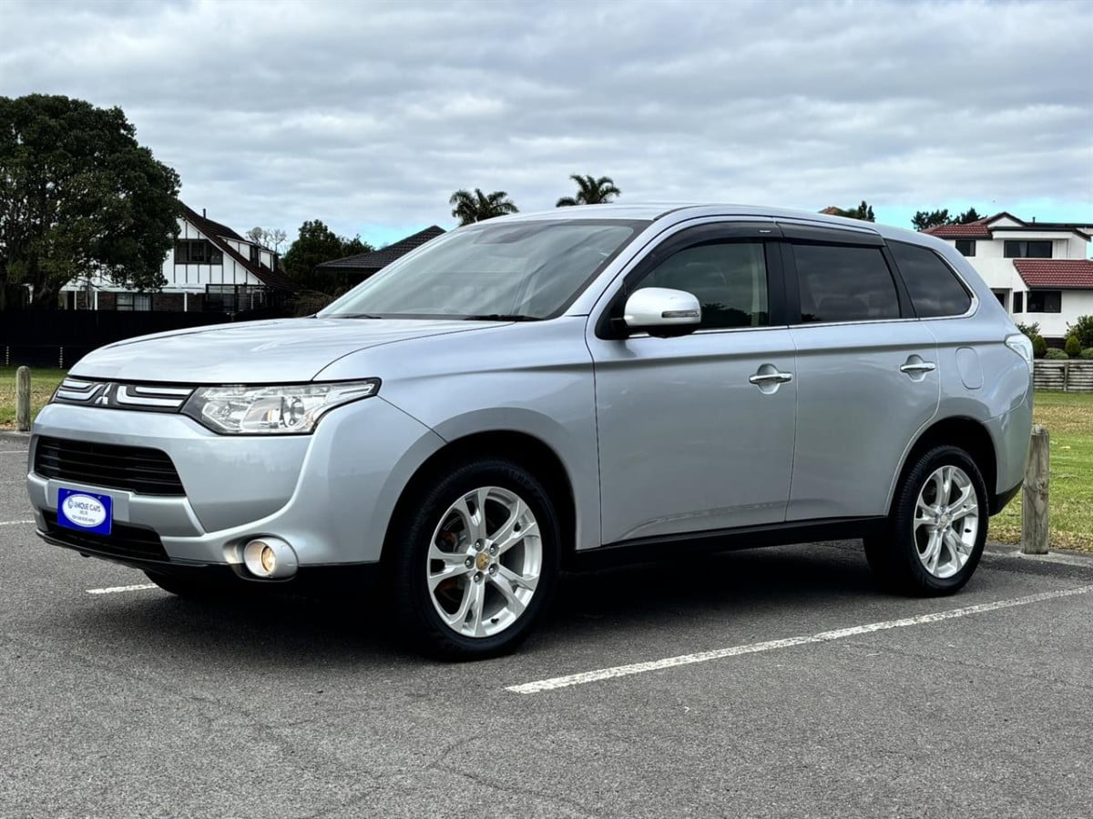 2013 Mitsubishi Outlander 2.4G 4WD 7 Seater, 5 Door, SUV, Automatic, Silver, 2400cc, Petrol, 90,336km