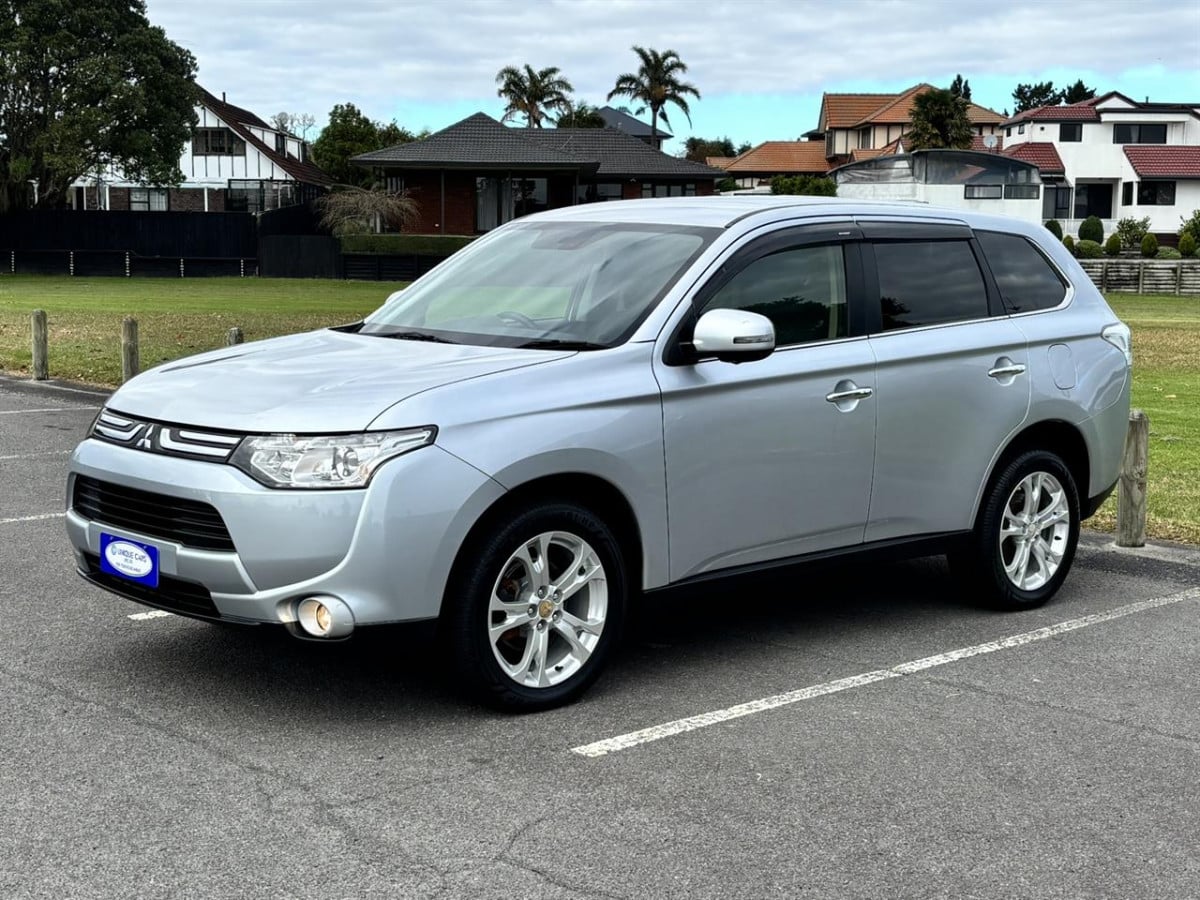 2013 Mitsubishi Outlander 2.4G 4WD 7 Seater, 5 Door, SUV, Automatic, Silver, 2400cc, Petrol, 90,336km