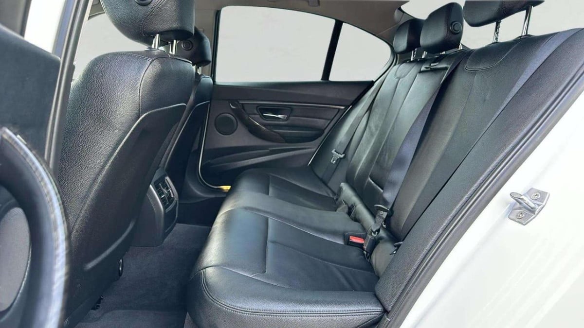 2013 BMW 320D Luxury Package, 5 Door, Sedan, Automatic, White, 5 Seats (Leather), 2000cc, Diesel, 87,458km