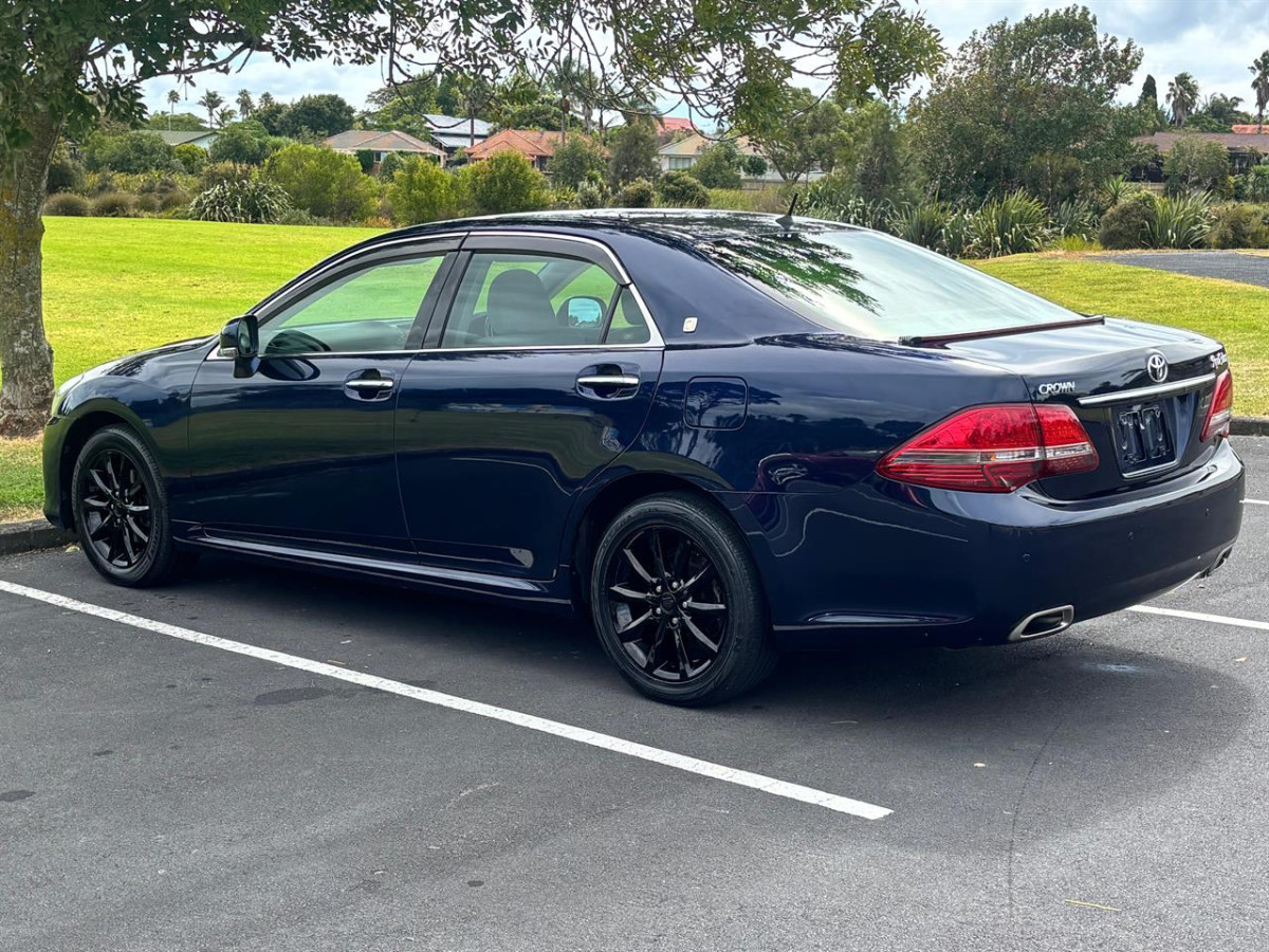 2008 Toyota Crown 3.0 Royal Saloon, Sedan, Automatic, 5 seats, Blue, 3000cc, Petrol, 112,155km