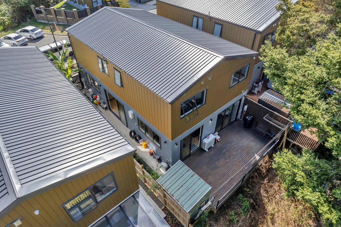 Owners relocating, Next to the Reserve-Mission Heights, Standalone 4 beds 2.5 baths house with garage, close to Ormistonshopping centre, zoned for Mission Heights Primary and Junior college, 13 Pumau Place Flat Bush, Auckland