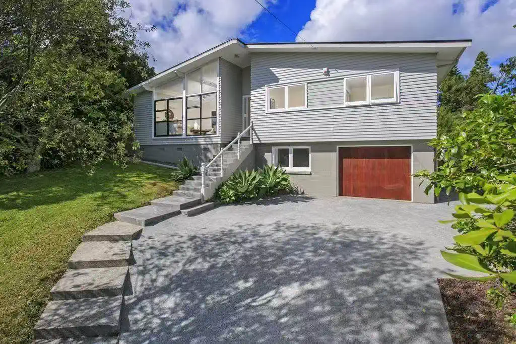 Double Westlake school zone, 675m2 section with RC & EPA APPROVED | BC SUBMITTED, 4 beds 2 baths house with garage, Upstairs: 3 generous bedrooms + 1 bathroom, Ground floor: 1 large bedroom + 1 bathroom, currently rented for $900/week, 0.2 km to Forrest Hill School, 0.5 km to Westlake Boys’ High School, 1.1 km to Westlake Girls’ High School, 24 Arrow Road, Forrest Hill,Auckland