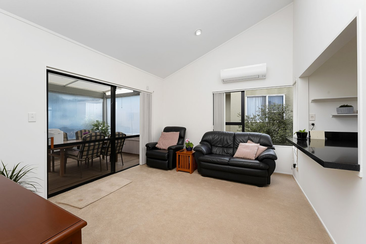 Owners Downsizing After 26 Years, 624m2 section, 190m2 3 beds 2 baths house with double garage, Zoned for the highly regarded Marina View School and Hobsonville Point Secondary School, with Marina View School just a short walk away, 112 West Harbour Drive, West Harbour, Auckland
