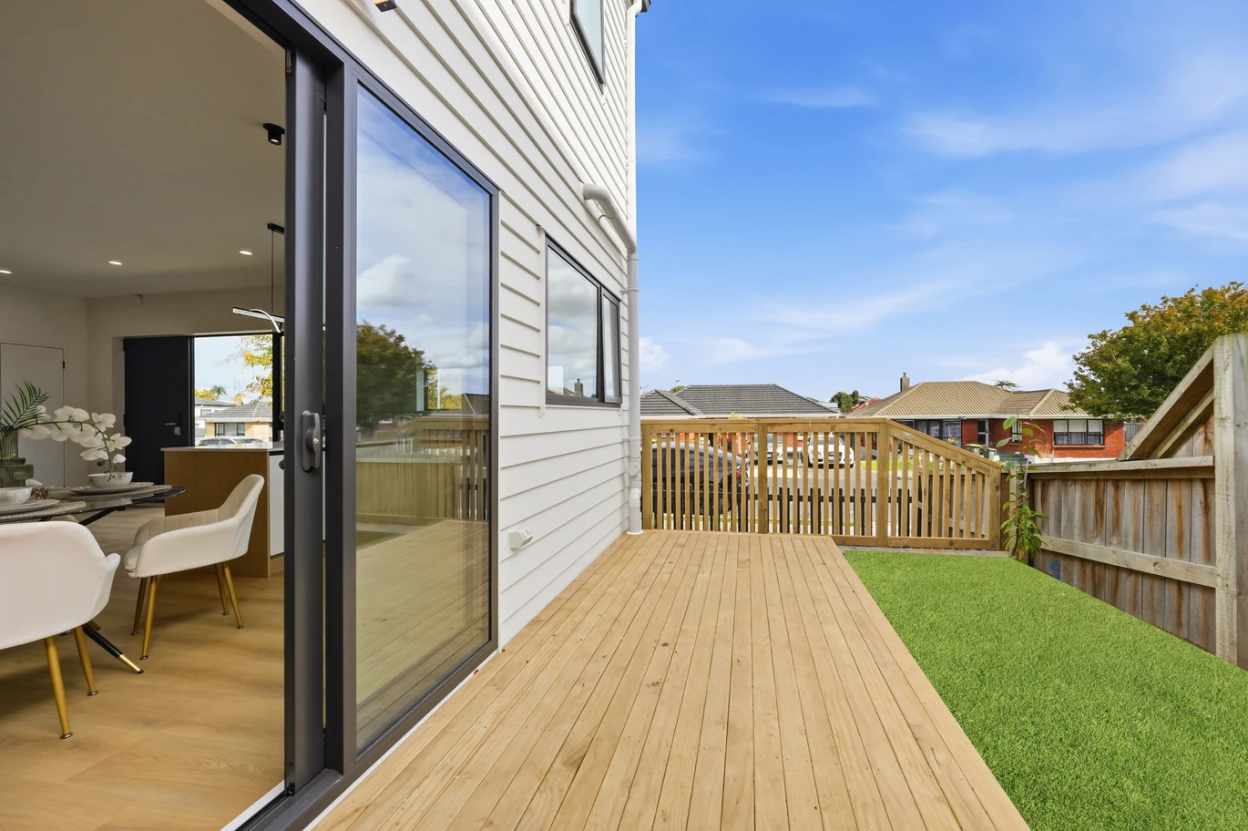 Brandnew freehold 3 beds 2.5 baths home with garage, Stamford’s 10-Year Building Warranty, no body corp or society fees, close to Hunters Plaza, motorway access, Lot 4/6 Richards Avenue Papatoetoe, Auckland