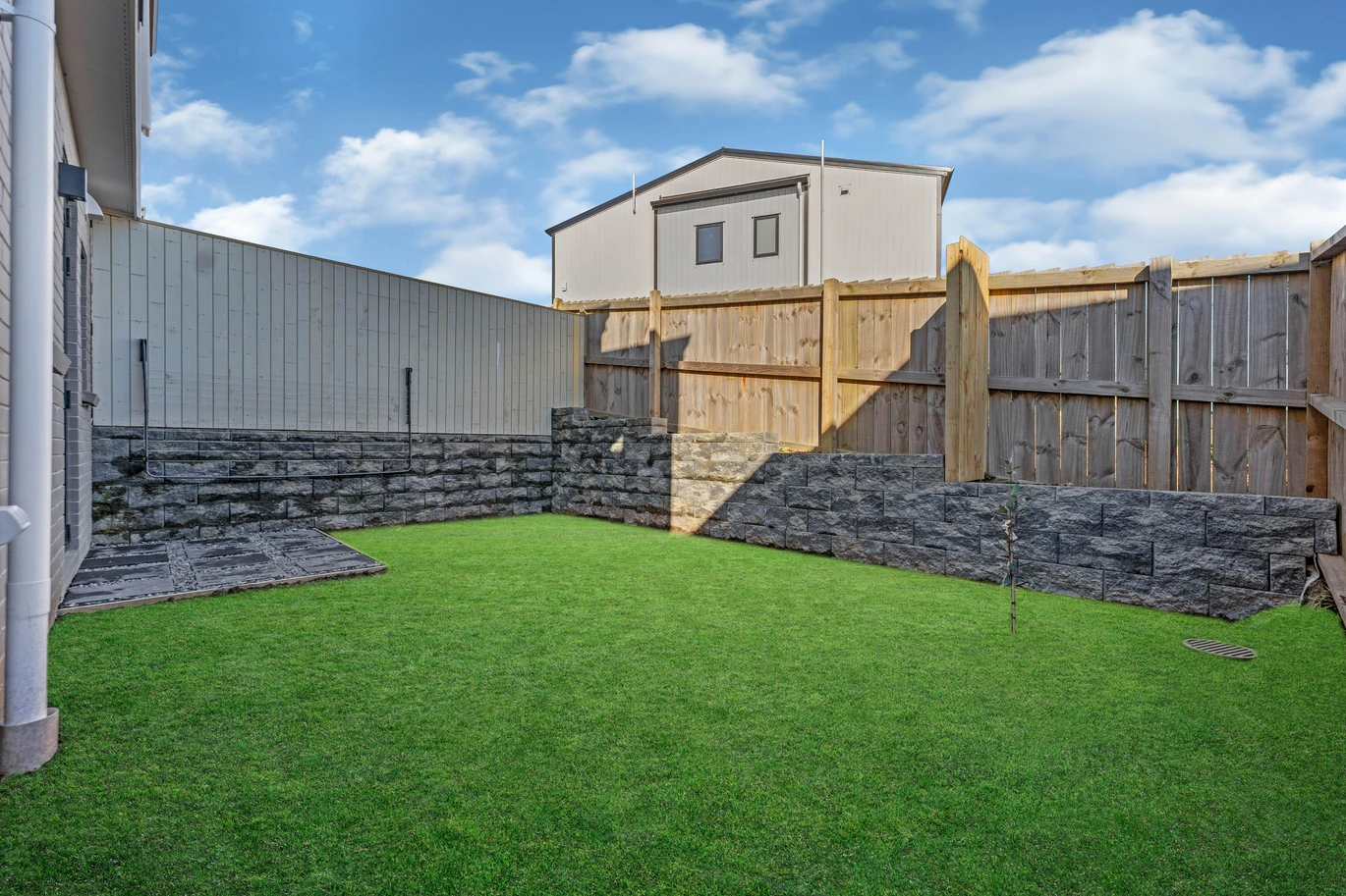 Brandnew 3 beds 2.5 bath duplex home with car park, easy access to Papakura town centre, 44B Crestview Rise Papakura, Auckland