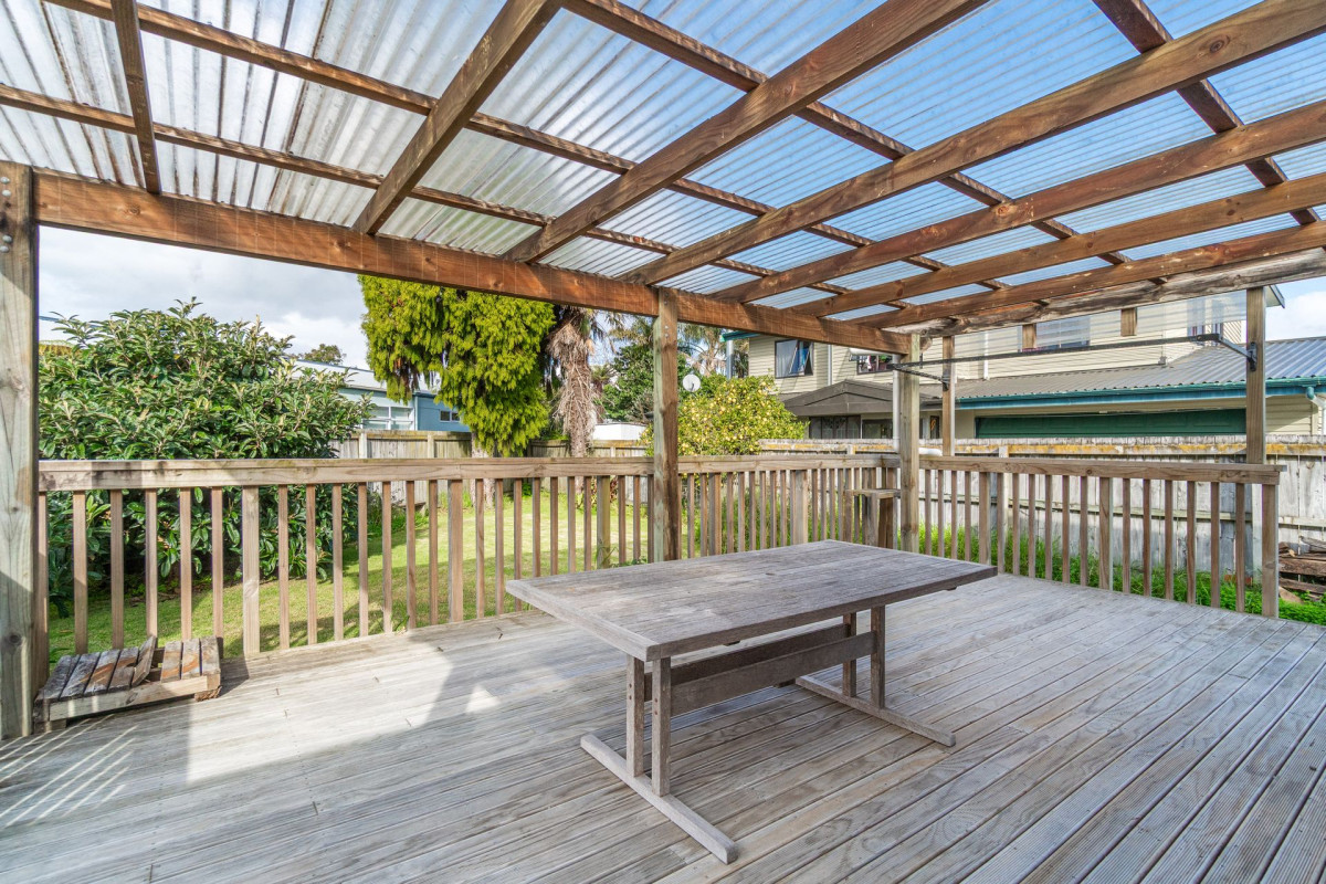 739m2 section, 166n2 Brick and tile 4 beds 2 baths house with carports, within walking distance to Peninsula Primary School and close to Kervil Park, playgrounds, local cafes, shops, 9 Gwendoline Avenue Te Atatu Peninsula, Auckland