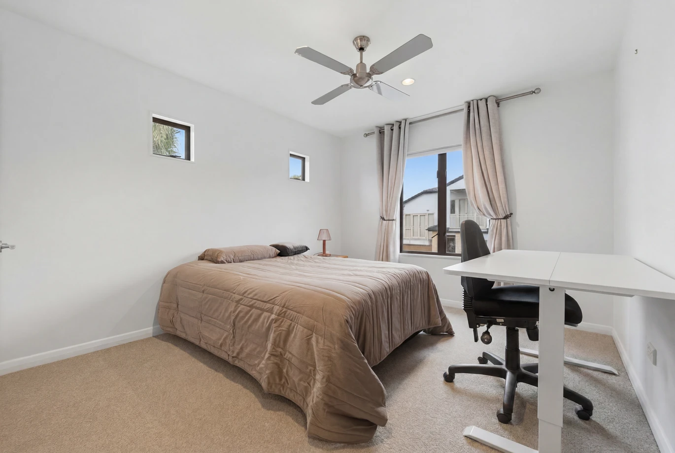 Built with a modern cavity system, 247m2 4 beds 2.5 baths house with double garage and a basement wine cellar, zoned for Marina View School, Hobsonville School, Hobsonville Point Secondary School, St Paul’s School, 157C Hobsonville Road West Harbour, Auckland