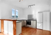 Standalone 3 beds 1 bath house with car park, close to schools, parks, town centre, easy motorway access, 1/39 Settlement Road Papakura, Auckland