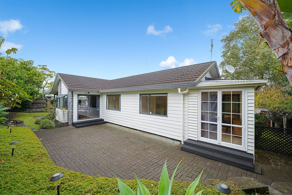 Owners relocating, 1688m2 section, 66m2 3 beds 2 baths house with double garage, located within walking distance to the Palomino shops, Western Heights School, 43 Palomino Drive, Henderson, Auckland