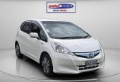 2012 Honda Fit HYBRID !! Top Spec !! heated seats !! Cruise control !! Reverse camera Hatchback Automatic, 5 seats, Hybrid, 1,339 cc, 154,359 km