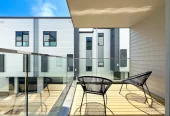 10-Year Stamford Warranty, Move-in ready, Brandnew freehold 4 beds (2 ensuites) 3.5 baths duplex home with garage, Ground floor bedroom with separate entrance & underfloor-heated ensuite bathroom, just 1.7km from Sylvia Park, 4/35 Ryburn Road Mt Wellington, Auckland