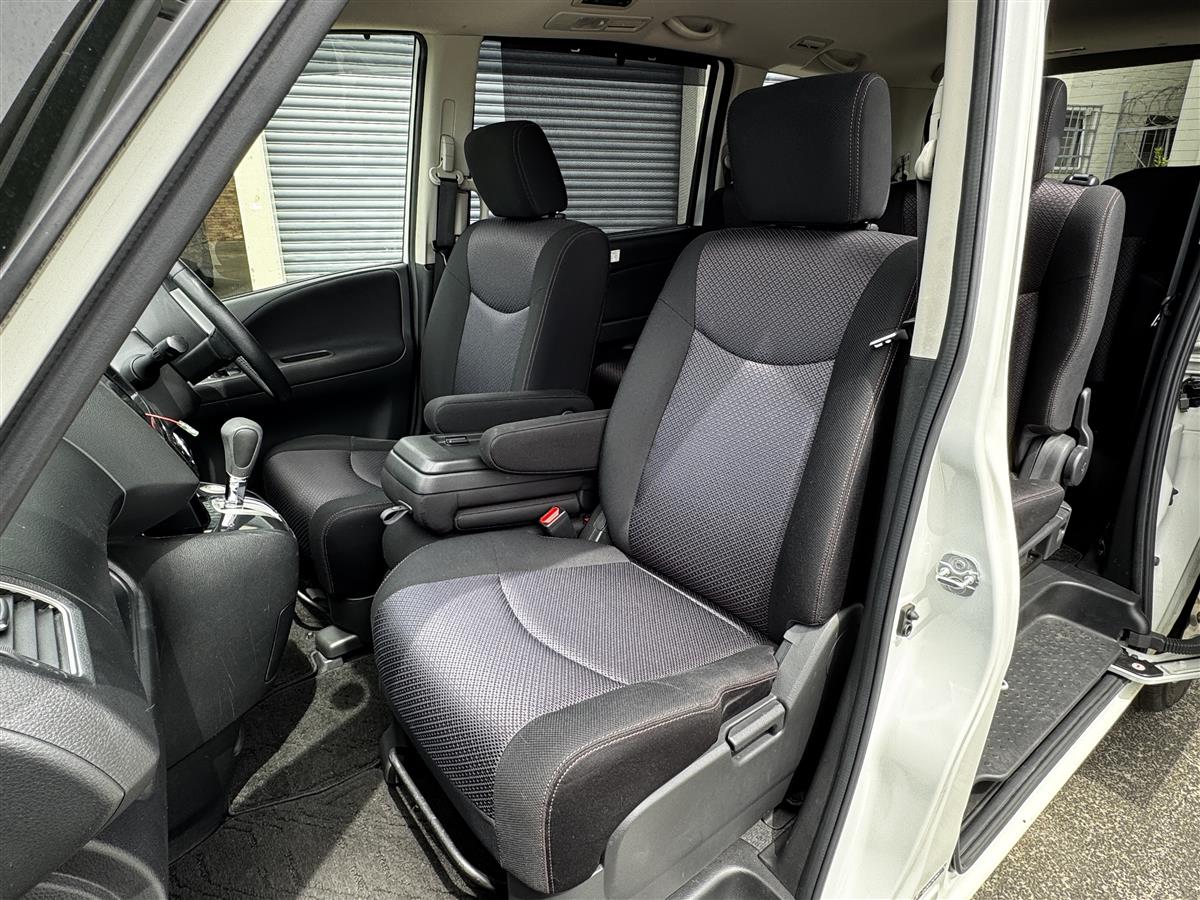 2011 Nissan Serena S-Hybrid Highway Star 8 Seats Van Automatic, 7 seats, 2,000 cc, 170,000 km, Finance Available