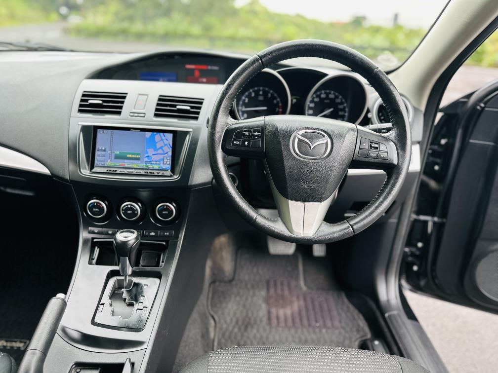 2013 Mazda Axela 15S SPORTS !! STUNNING ALLOYS !! Hatchback Tiptronic, 5 seats, Black, New Import, Petrol, 1,500 cc, 67,312 km