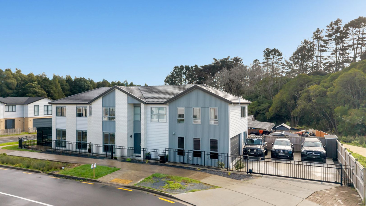 456m2 section, 2 Kitchens, 364m2 8 beds (4 ensuites) 6.5 baths house with double garage and 2 beds granny, close to reserve, schools, Ormiston town centre, 40 Rashni Road, Flat Bush, Auckland