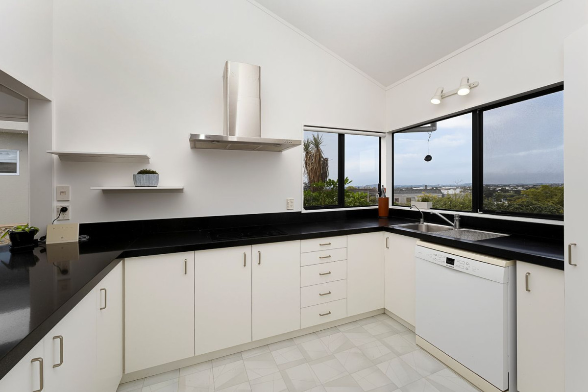 Owners Downsizing After 26 Years, 624m2 section, 190m2 3 beds 2 baths house with double garage, Zoned for the highly regarded Marina View School and Hobsonville Point Secondary School, with Marina View School just a short walk away, 112 West Harbour Drive, West Harbour, Auckland