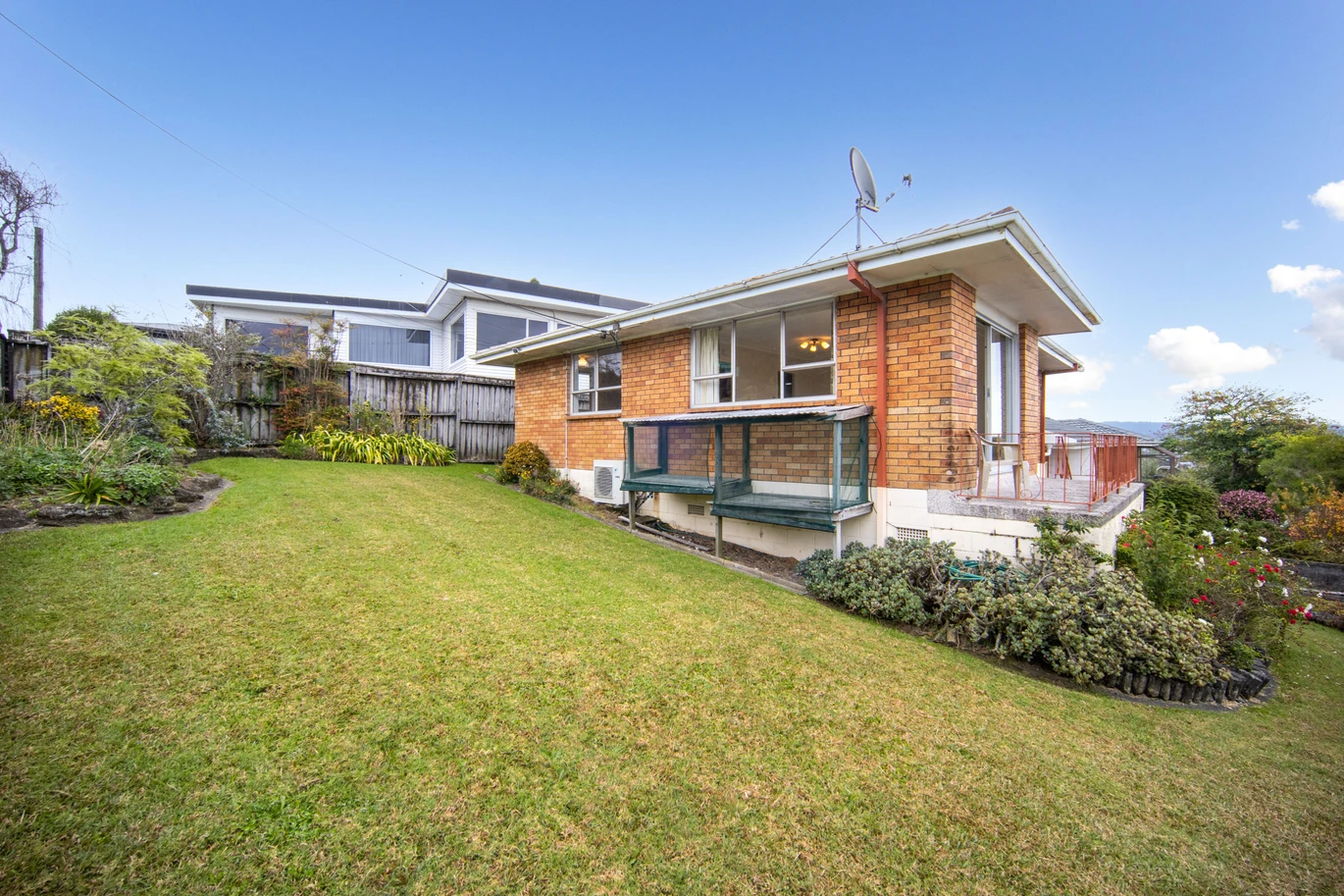 Brick and tile 2 beds 1 bath home with garage, close to schools, Glen Eden Village, train station, 1/2 Routley Drive Glen Eden, Auckland