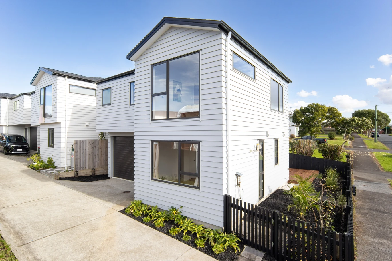 164m2 Standalone 4 beds 2.5 baths home with garage, One of the biggest draws here is the lifestyle. Walk the kids to school, grab a coffee from the local village, spend weekends at nearby parks, or enjoy the coastal walkways, 9A Maclaurin Street Blockhouse Bay, Auckland