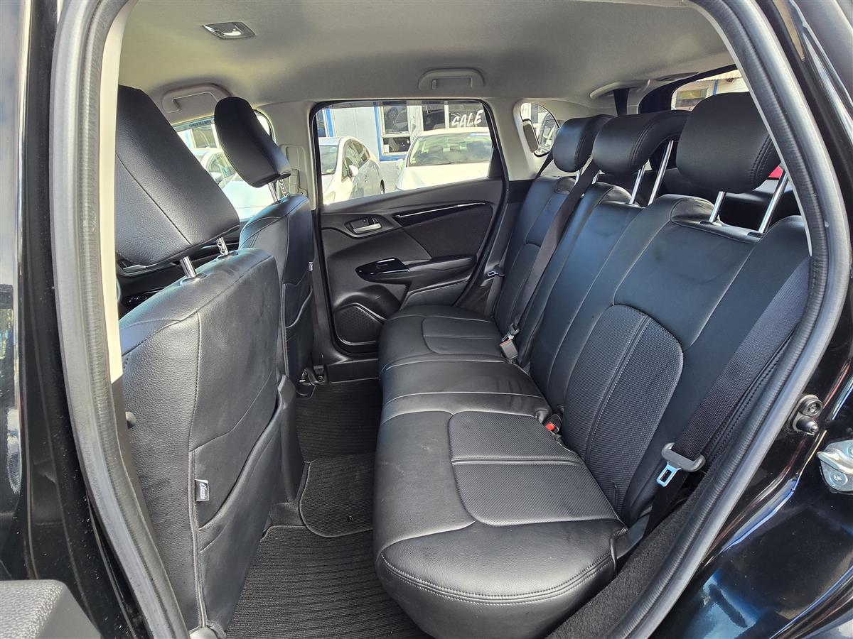 2016 Honda Fit Hybrid !! Leather Seats !! Hatchback Automatic, Black, 5 seats, New Import, 1,490 cc, 94,779 km
