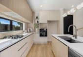 10 Years Master Builder Guarantee, 137m2 Brandnew standalone 3 beds 2.5 baths home with garage, close to motorway access, local shops, parks, zoned for Stanhope Road School, One Tree Hill College and Baradene College, 7D Vause Street Ellerslie, Auckland