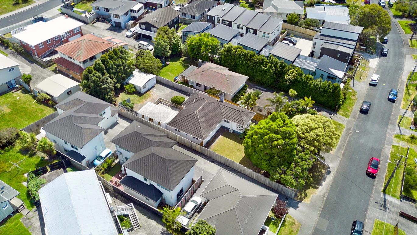 809m2 section, Must SELL ASAP, Due to mounting financial pressures, Forget the CV and ignore past prices, 4 beds 1.5 baths house wit garage, In zone for Freyberg Community School, Rangeview Intermediate, and Rutherford College. 16 Coniston Avenue Te Atatu South, Auckland