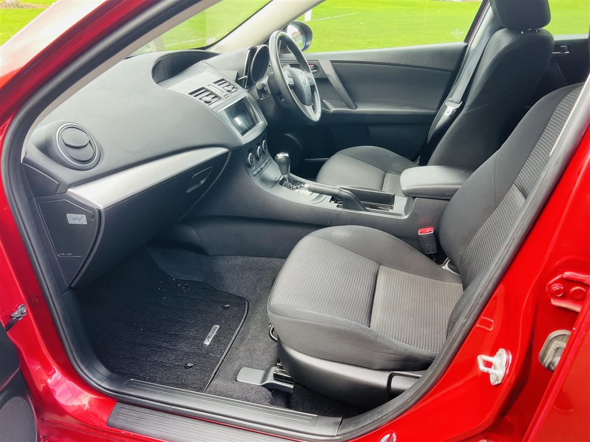 2013 Mazda Axela NEW STEREO APPLE CAR PLAY Hatchback Automatic, 5 seats, Petrol, 1,500 cc, 56,707 km