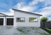 Must sell, 3 beds 2 baths home with garage on 205m2 section, located within walking distance to shops, supermarkets, cinemas, schools, 61a Wellington Street, Pukekohe, Auckland
