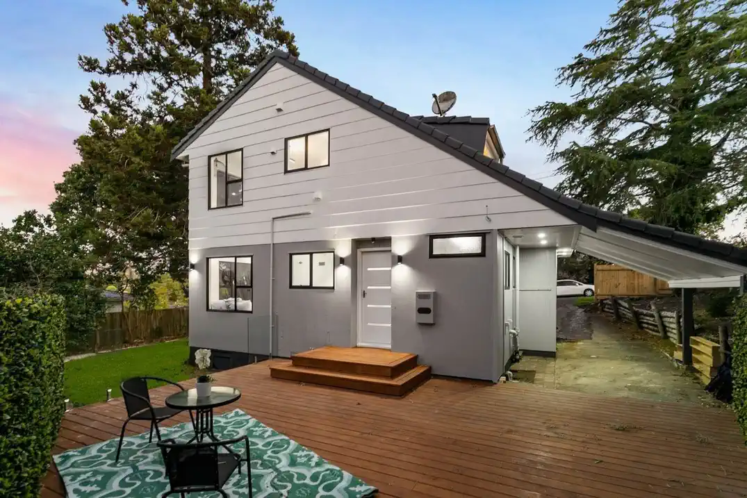 For rent, Renovated 3 beds 1.5 baths house, plus a loft area for extra space like a big study, office or storage, Available from 13th July, 1/34 Fordham Street, Beach Haven, Auckland