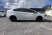 2013 Toyota Prius Hatchback Automatic, 5 seats, Silver, 3 owners, Petrol, 1,790 cc, 402,044 km