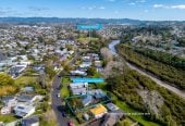 Motivated Vendor with Retirement Plans, 615m2 section, Renovated 3 beds + Flexi room 1 bath house with standalone double garage, close to schools, Lincoln Road’s shops, supermarkets, motorway access, 85 Riverpark Crescent, Henderson, Auckland