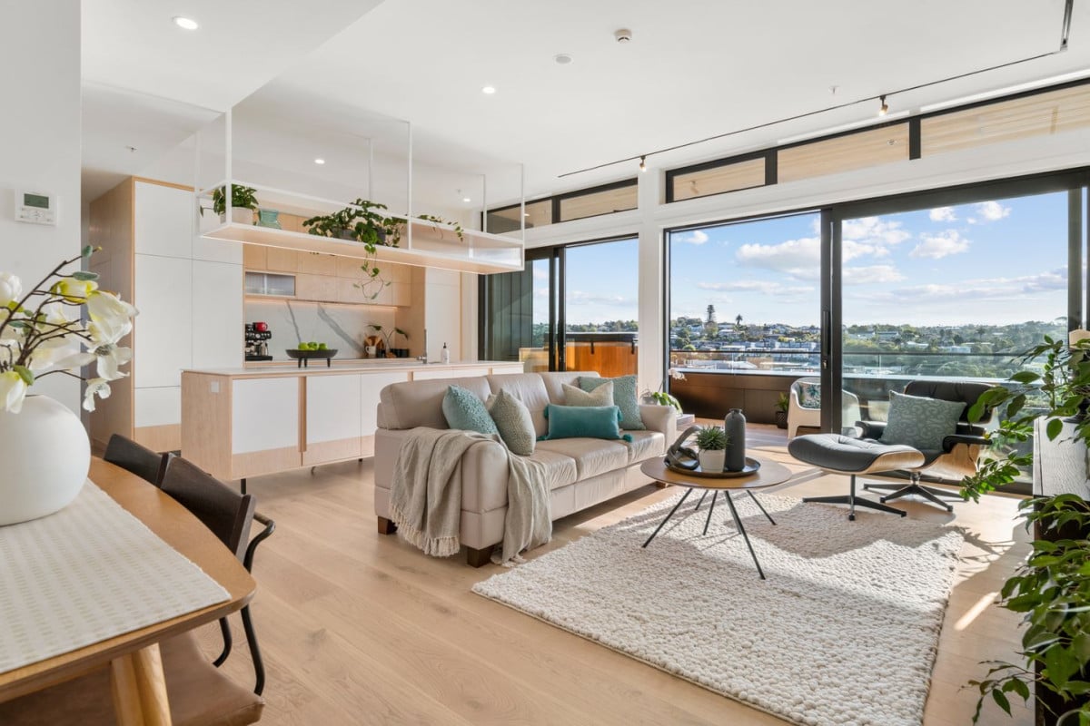 Stunning Beachside Penthouse, 2 beds (1 ensuite) 2 baths + study area 2 car parks apartment, 126 square meters floor area including the 28 square meters under-cover private patio. just a mere 300 meters from the pristine Browns Bay beach. 503/32 Anzac Road, Browns Bay, Auckland