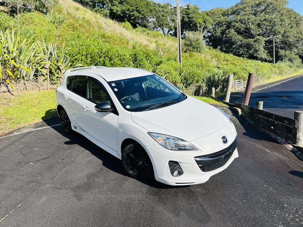 2013 Mazda Axela SPORTS !! STUNNING ALLOYS !! Hatchback Tiptronic, 5 seats, New Import, Petrol, 1,500 cc, 69,756 km