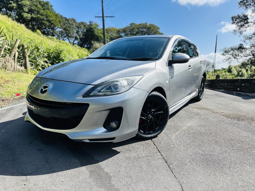 2012 Mazda Axela SPORTS !! STUNNING ALLOYS !! Hatchback Tiptronic, 5 seats, Silver, New Import, Petrol, 1,500 cc, 66,333 km