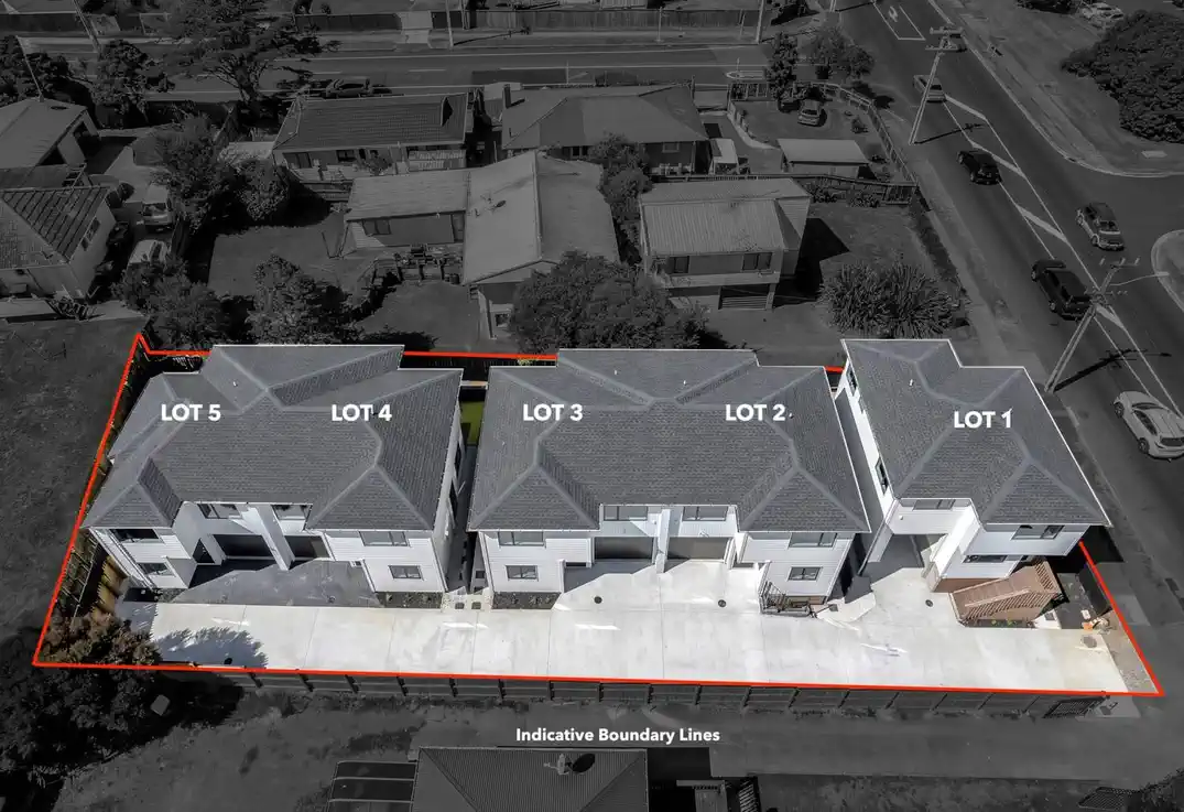 For rent, 3 beds 2.5 baths townhouse with garage, Available from 1st July, 27A Mahia Road, Manurewa, Auckland