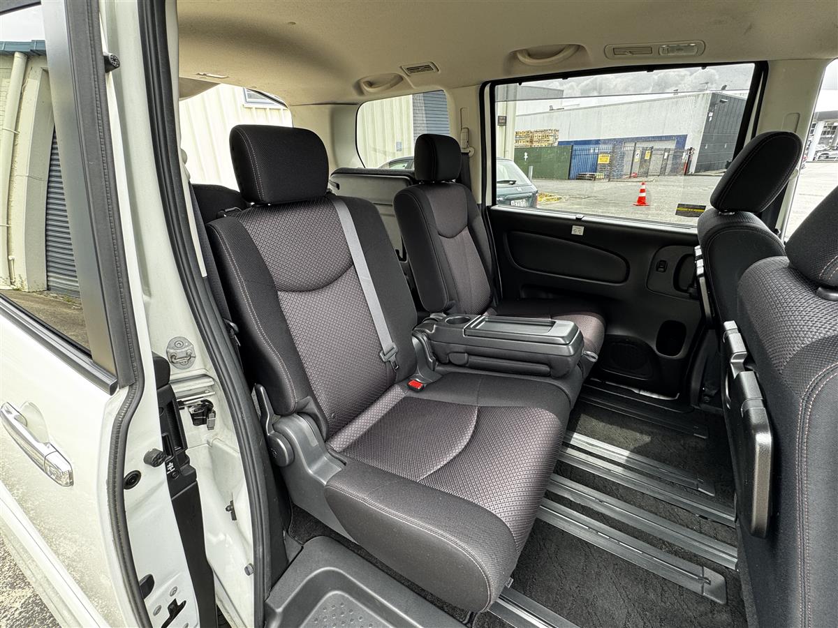 2011 Nissan Serena S-Hybrid Highway Star 8 Seats Van Automatic, 7 seats, 2,000 cc, 170,000 km, Finance Available