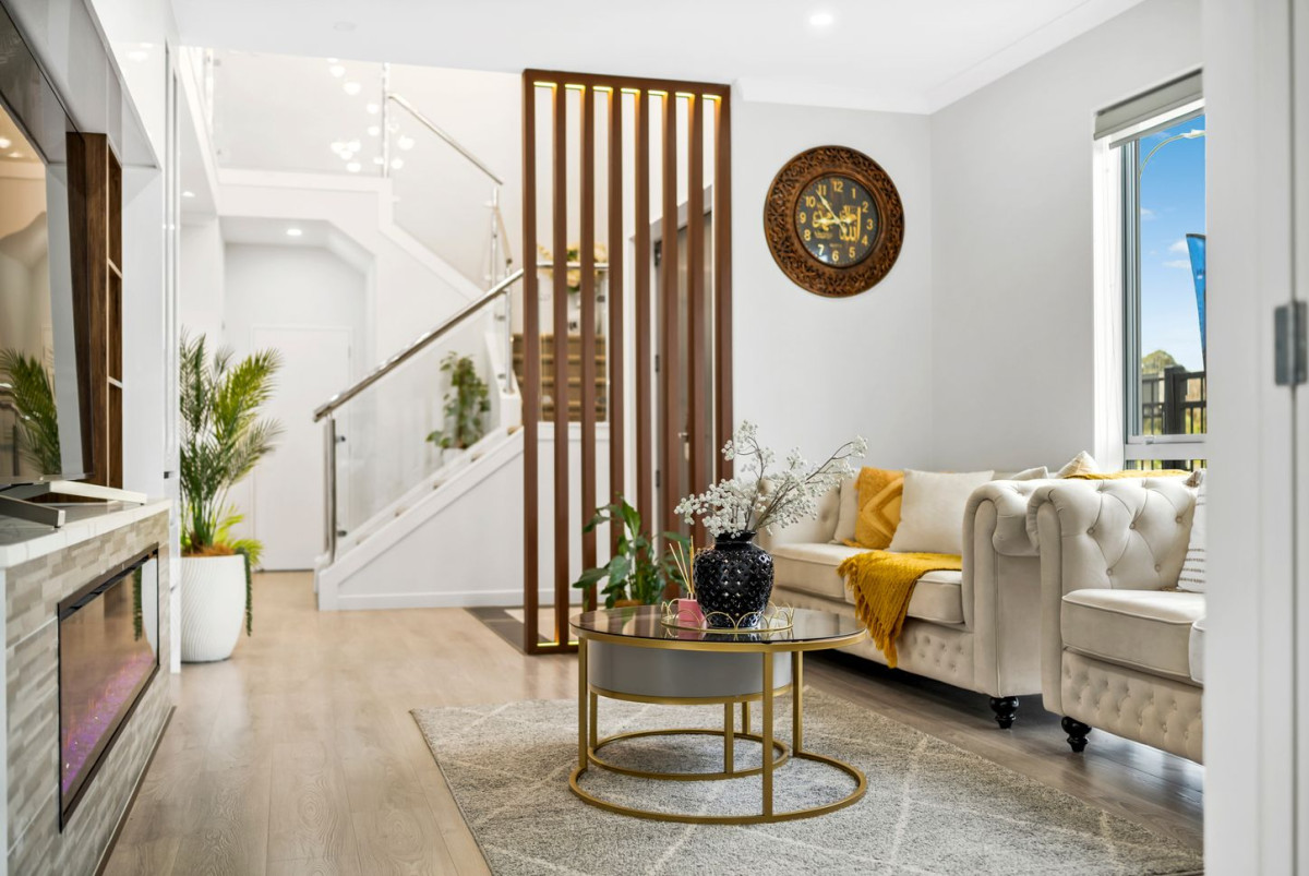 456m2 section, 2 Kitchens, 364m2 8 beds (4 ensuites) 6.5 baths house with double garage and 2 beds granny, close to reserve, schools, Ormiston town centre, 40 Rashni Road, Flat Bush, Auckland