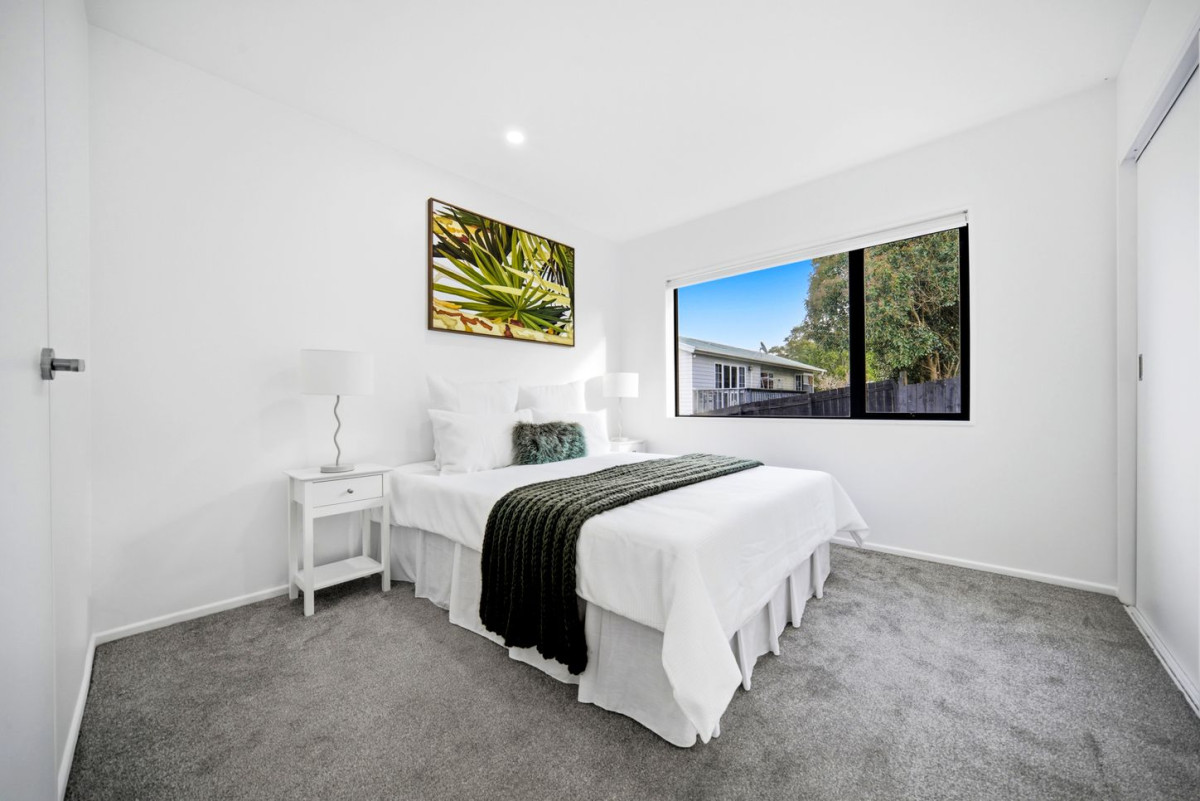 534m2 section, 253m2 5 beds (2 ensuites) 4 baths house with double garage, close to quality schools, parks, local shops, 14 San Casello Rise, Henderson, Auckland