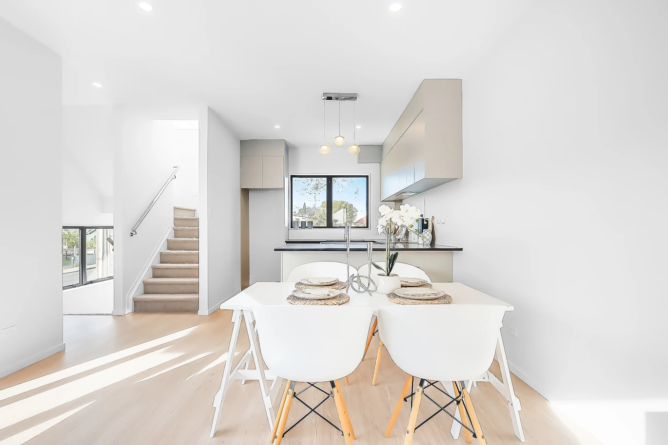 Urgent Sell, ASAP, Enquiries over $670K, 10-Year Master Build Guarantee. 140m2 Brandnew freehold 3 beds 2 baths home with garage, move-in ready, walk a mere 600m to Kelston Mall and Woolworths. 7/4052 Great North Road Glen Eden, Auckland
