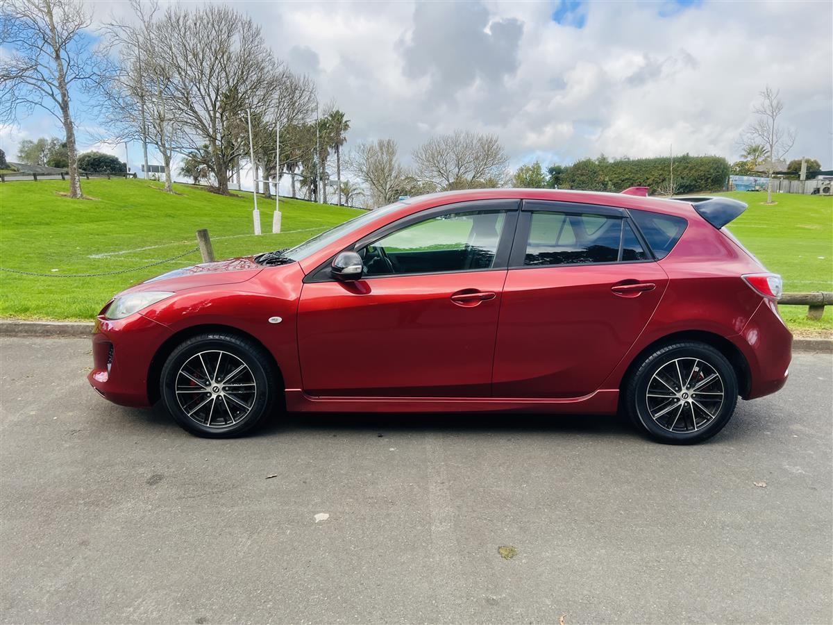 2013 Mazda Axela NEW STEREO APPLE CAR PLAY Hatchback Automatic, 5 seats, Petrol, 1,500 cc, 56,707 km