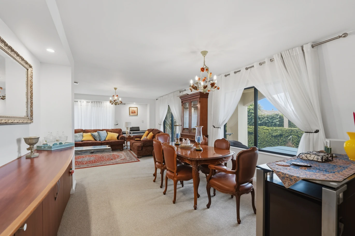 Built with a modern cavity system, 247m2 4 beds 2.5 baths house with double garage and a basement wine cellar, zoned for Marina View School, Hobsonville School, Hobsonville Point Secondary School, St Paul’s School, 157C Hobsonville Road West Harbour, Auckland