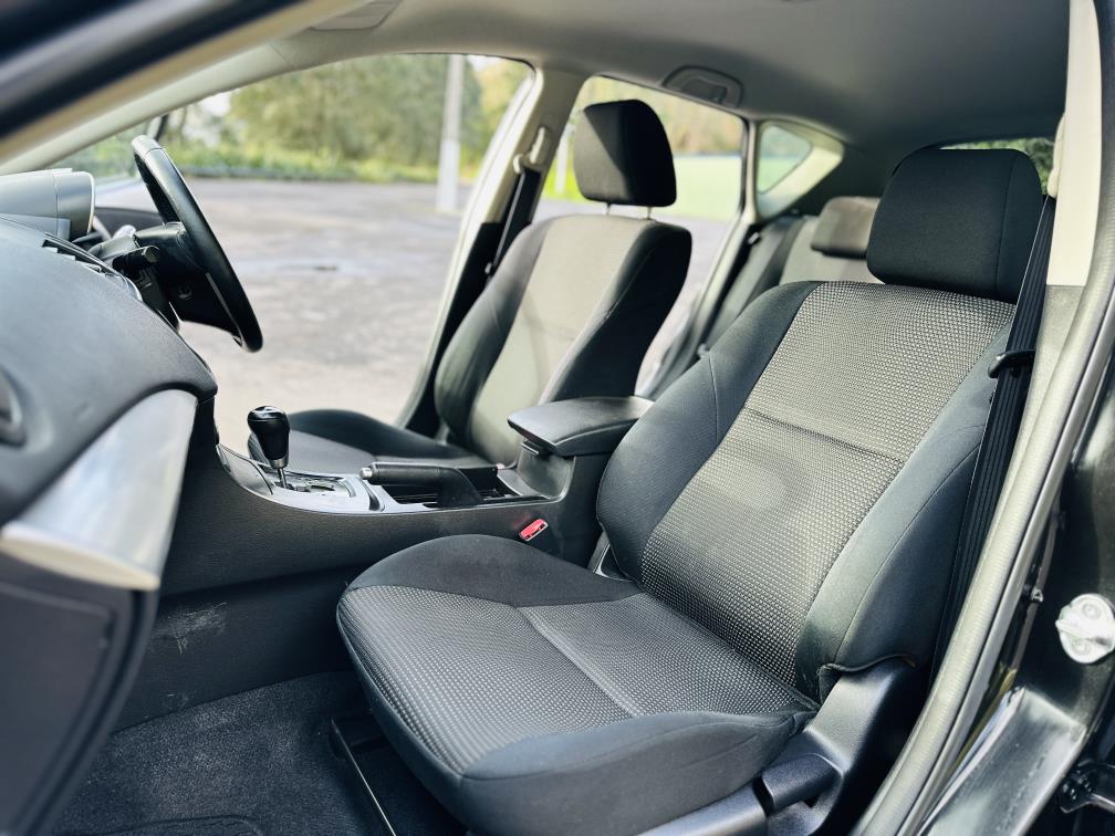 2013 Mazda Axela 15S SPORTS !! Hatchback Tiptronic, 5 seats, Black, New Import, Petrol, 1,500 cc, 49,159 km